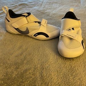 Nike spin shoes